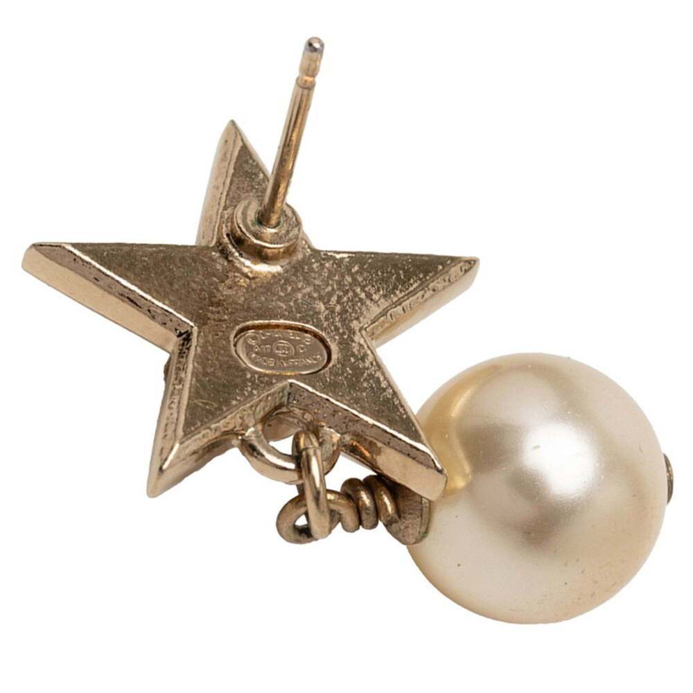 CHANEL Green Pearl Logo Earrings - Picture 3 of 4